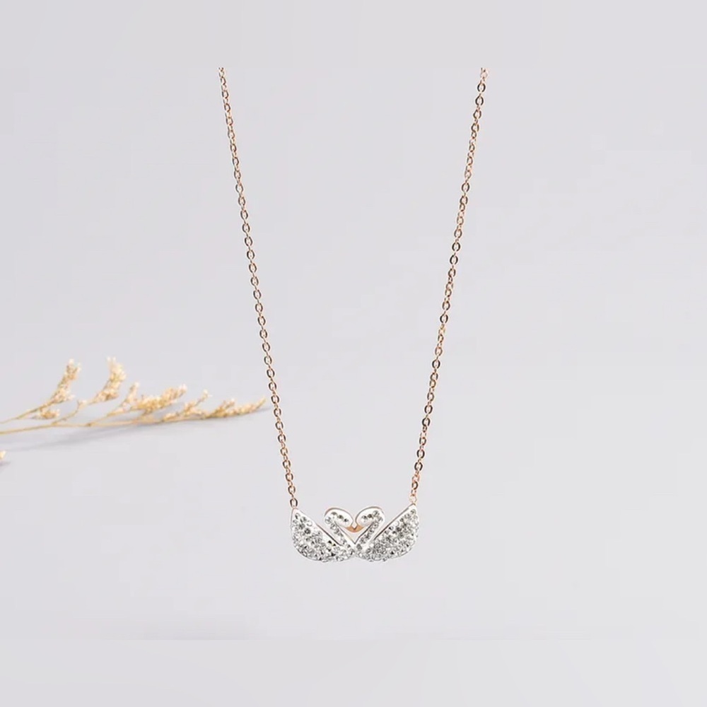 18K Gold White Swan Kiss Necklace Black Crystal Gemstone Bohemian No Fade